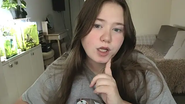 Snapshot of remirann_ chatting on December 19, 12:51 pm remirann online show from December 19, 12:51 pm