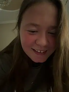Snapshot of remirann_ chatting on June 21, 12:11 pm remirann online show from June 21, 12:11 pm