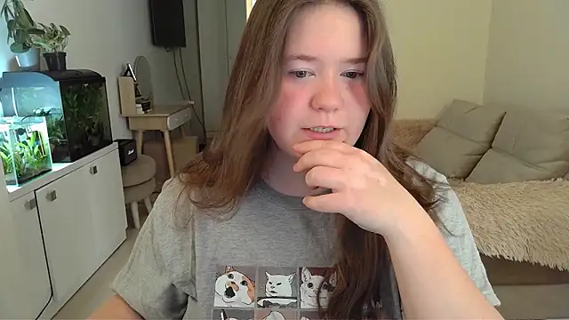 remirann  online show from March 18, 7:33 am