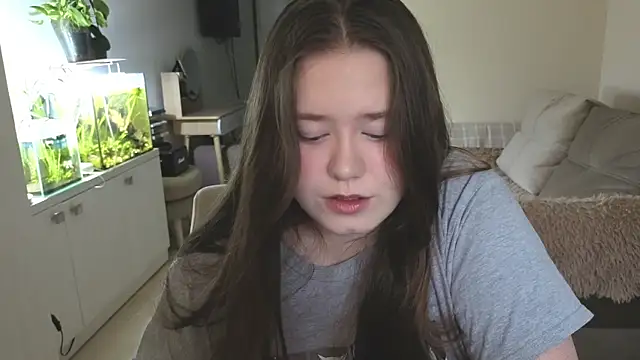 Snapshot of remirann_ chatting on December 4, 12:26 pm remirann online show from December 4, 12:26 pm