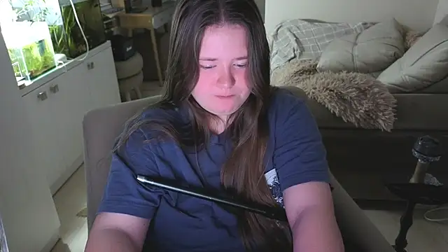 remirann  online show from April 16, 9:04 pm