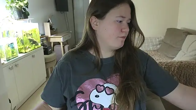 Snapshot of remirann_ chatting on November 18, 5:22 am remirann online show from November 18, 5:22 am