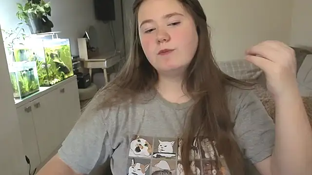 Snapshot of remirann_ chatting on November 10, 12:21 pm remirann online show from November 10, 12:21 pm