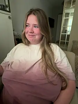 Snapshot of remirann_ chatting on July 17, 4:37 pm remirann online show from July 17, 4:37 pm