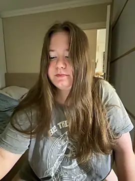 Snapshot of remirann_ chatting on October 21, 5:40 am remirann online show from October 21, 5:40 am