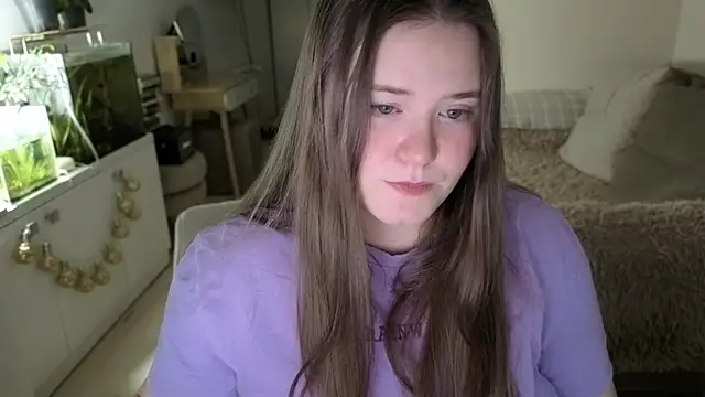 Snapshot of remirann_ chatting on January 12, 3:52 pm remirann online show from January 12, 3:52 pm