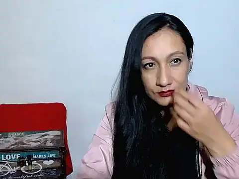 kendrasub online show from December 3, 4:35 am