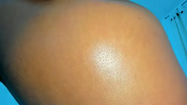 Snapshot of rosaaliiaa1 chatting on March 3, 2:33 am rosaaliiaa1 online show from March 3, 2:33 am