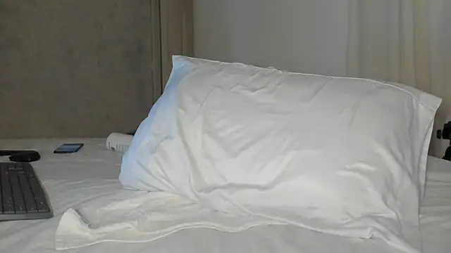 Snapshot of rosaaliiaa1 chatting on March 11, 3:36 am rosaaliiaa1 online show from March 11, 3:36 am