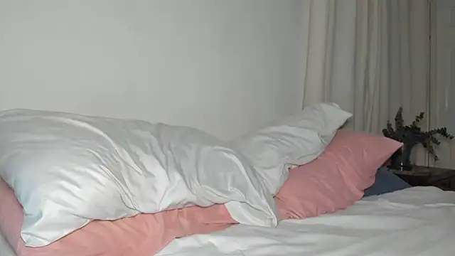 Snapshot of rosaaliiaa1 chatting on March 5, 3:29 am rosaaliiaa1 online show from March 5, 3:29 am