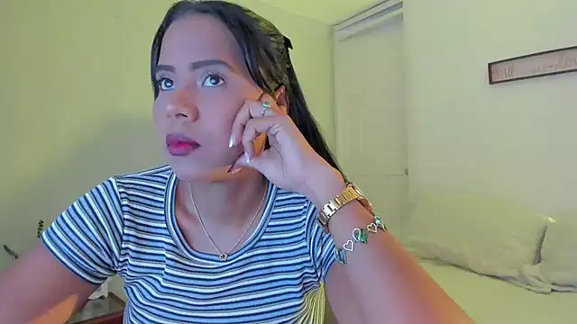 Snapshot of rosaaliiaa1 chatting on October 21, 6:29 pm rosaaliiaa1 online show from October 21, 6:29 pm