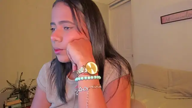 Snapshot of rosaaliiaa1 chatting on November 6, 9:08 pm rosaaliiaa1 online show from November 6, 9:08 pm