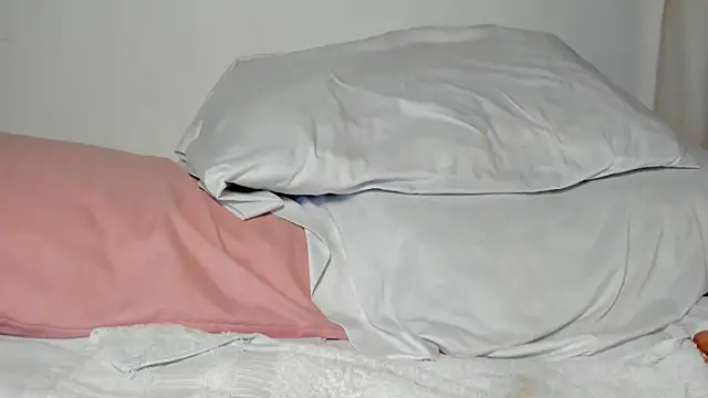 Snapshot of rosaaliiaa1 chatting on March 2, 11:28 pm rosaaliiaa1 online show from March 2, 11:28 pm