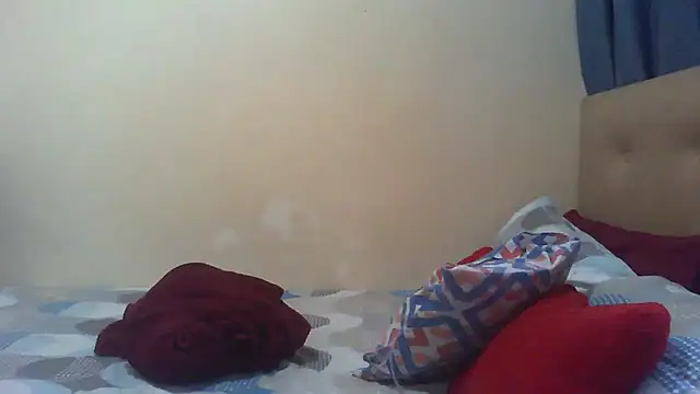 Snapshot of Sweetslender chatting on October 13, 8:38 am Sweetslender online show from October 13, 8:38 am