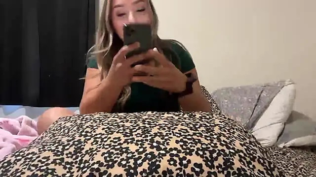 lustfulsmiles online show from May 11, 4:04 pm