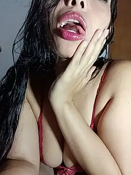 Snapshot of Melanymartinez105 chatting on June 21, 2:39 am Melanymartinez105 online show from June 21, 2:39 am