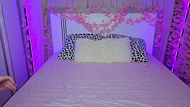 LilyStarlight online show from April 23, 4:19 am