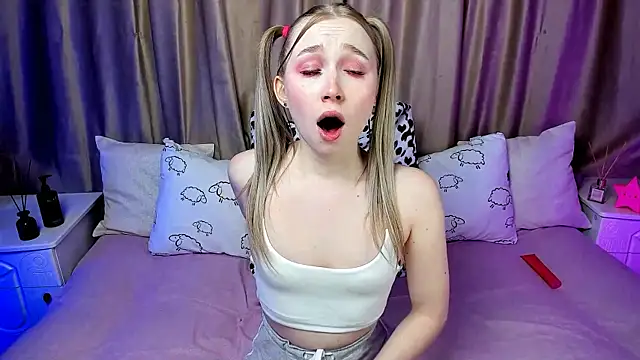 LilyStarlight online show from March 17, 6:40 am