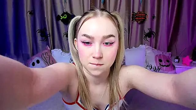 LilyStarlight online show from October 29, 3:38 am