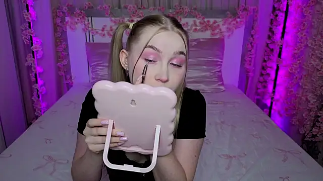 LilyStarlight online show from July 1, 3:29 am
