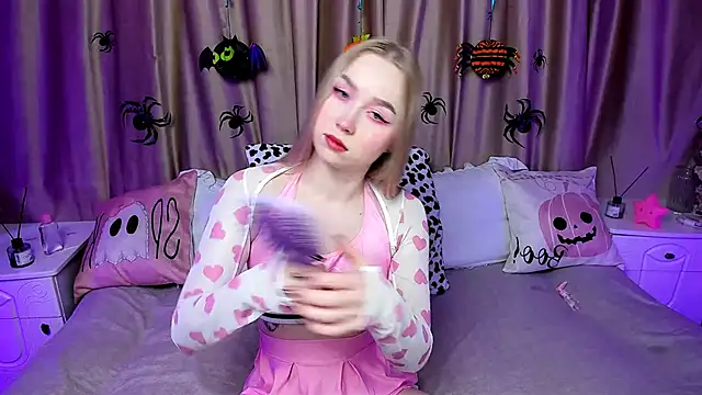 LilyStarlight online show from October 31, 3:36 am