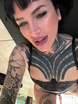 Snapshot of InkedBiitch chatting on March 12, 7:02 am InkedBiitch online show from March 12, 7:02 am