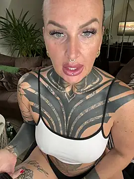 InkedBiitch online show from April 24, 6:37 am