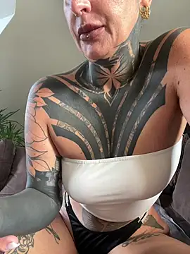 InkedBiitch online show from June 29, 9:05 am