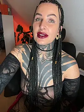 InkedBiitch online show from March 16, 6:10 pm