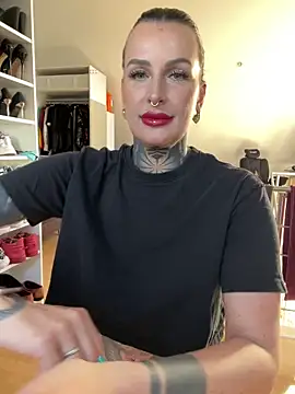 InkedBiitch online show from April 1, 6:48 am