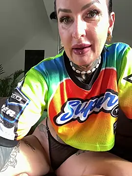 InkedBiitch online show from June 23, 6:44 am