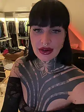 InkedBiitch online show from March 23, 7:25 pm