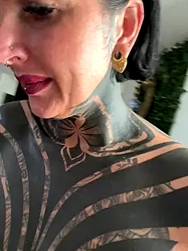 Snapshot of InkedBiitch chatting on September 12, 6:13 am InkedBiitch online show from September 12, 6:13 am