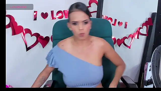 MaiaPetitte  online show from February 16, 11:57 pm