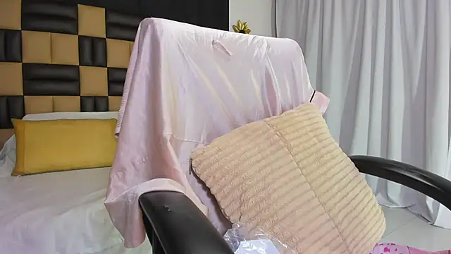 BarbieKano online show from November 30, 11:05 pm