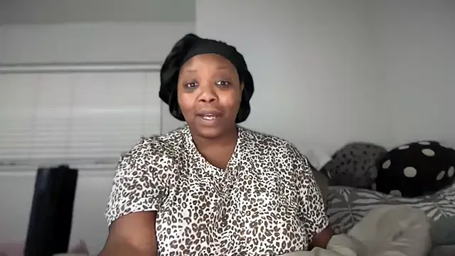 NikkiNoelanii online show from February 18, 4:21 am