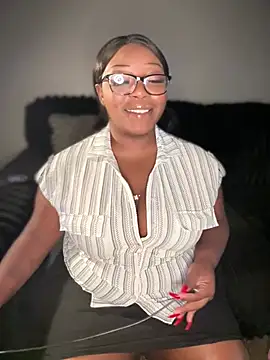 NikkiNoelanii online show from May 19, 1:18 pm