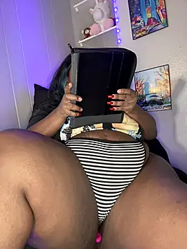 Snapshot of NikkiNoelanii chatting on February 24, 1:31 pm NikkiNoelanii online show from February 24, 1:31 pm