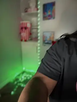 Snapshot of NikkiNoelanii chatting on February 23, 4:17 am NikkiNoelanii online show from February 23, 4:17 am