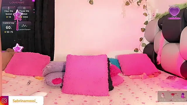 sabrinamossii online show from May 17, 6:08 pm