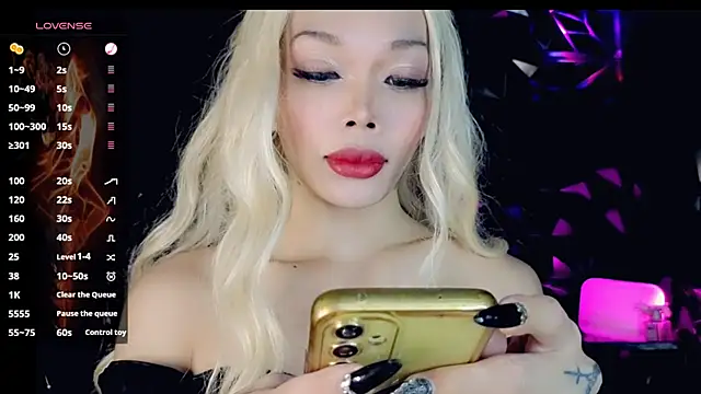 Snapshot of sugar_bbyxx chatting on October 16, 5:16 am sugar bbyxx online show from October 16, 5:16 am