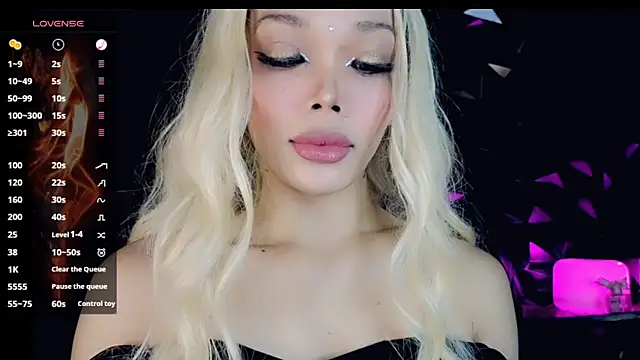 Snapshot of sugar_bbyxx chatting on October 17, 3:54 am sugar bbyxx online show from October 17, 3:54 am