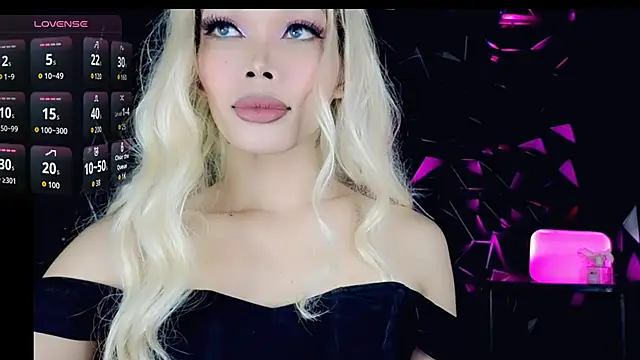 Snapshot of sugar_bbyxx chatting on September 28, 9:44 pm sugar bbyxx online show from September 28, 9:44 pm