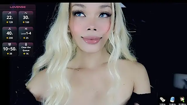 Snapshot of sugar_bbyxx chatting on October 4, 10:00 pm sugar bbyxx online show from October 4, 10:00 pm