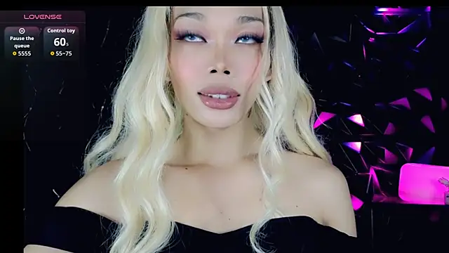 Snapshot of sugar_bbyxx chatting on October 1, 9:40 pm sugar bbyxx online show from October 1, 9:40 pm