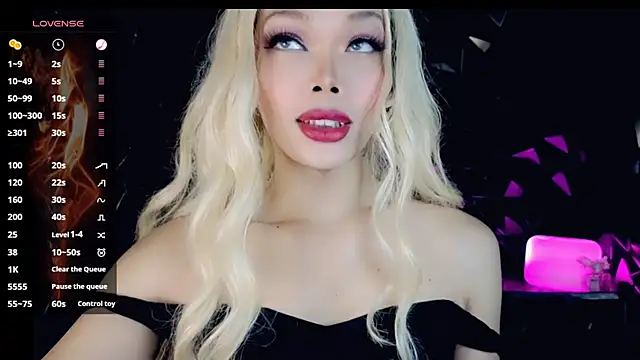 Snapshot of sugar_bbyxx chatting on October 13, 3:19 am sugar bbyxx online show from October 13, 3:19 am