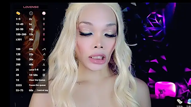 Snapshot of sugar_bbyxx chatting on December 19, 2:15 am sugar bbyxx online show from December 19, 2:15 am