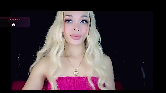 Snapshot of sugar_bbyxx chatting on July 10, 9:42 am sugar bbyxx online show from July 10, 9:42 am
