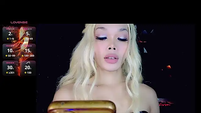 Snapshot of sugar_bbyxx chatting on June 8, 6:47 am sugar bbyxx online show from June 8, 6:47 am