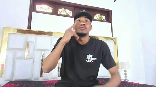 Snapshot of Kylieandjhonny chatting on February 4, 6:17 pm Kylieandjhonny online show from February 4, 6:17 pm